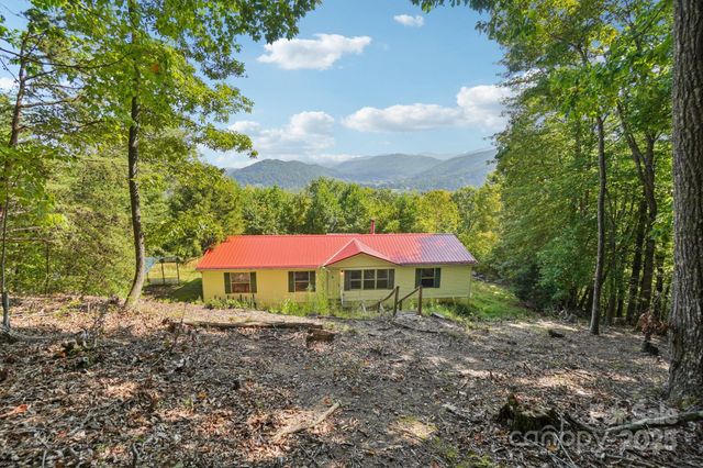 17 St Bernard Lane, Candler, NC 28715