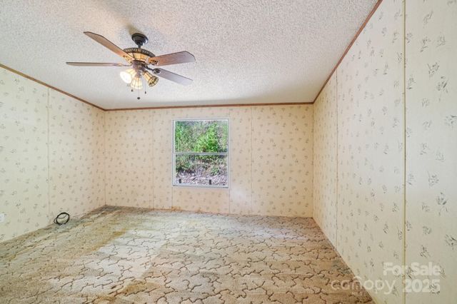 17 St Bernard Lane, Candler, NC 28715
