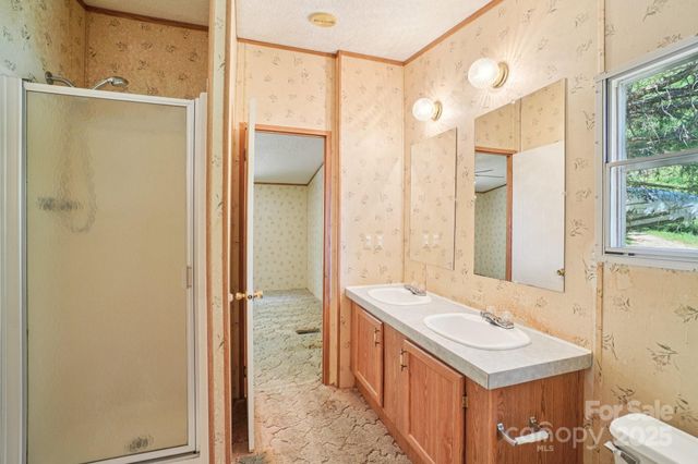 17 St Bernard Lane, Candler, NC 28715