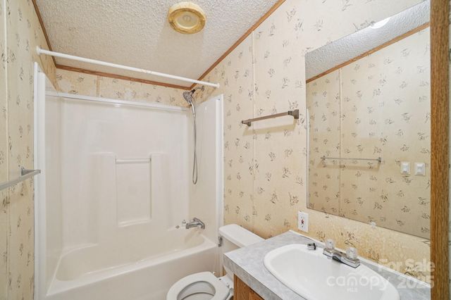 17 St Bernard Lane, Candler, NC 28715