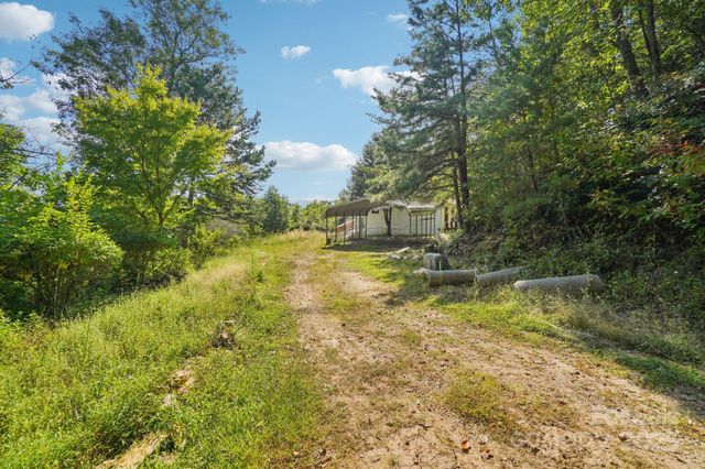 17 St Bernard Lane, Candler, NC 28715
