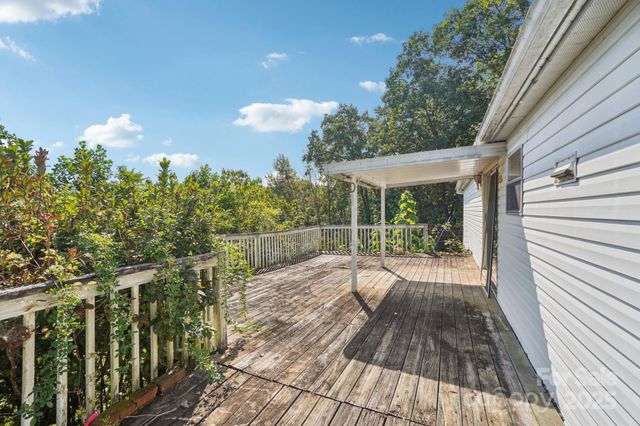 17 St Bernard Lane, Candler, NC 28715