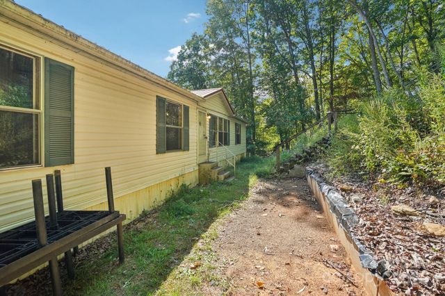 17 St Bernard Lane, Candler, NC 28715
