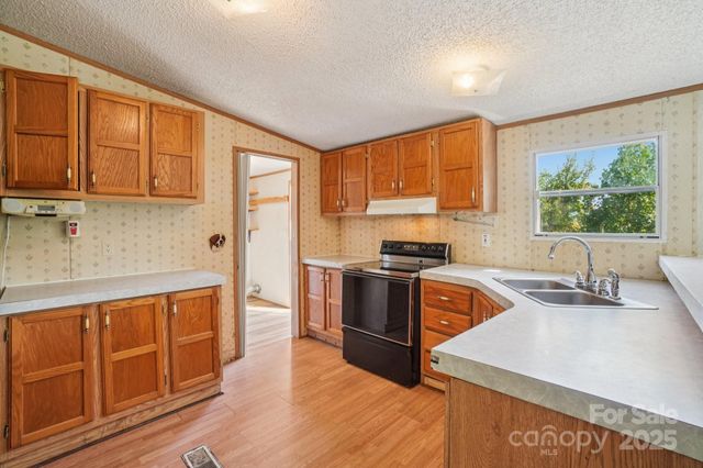 17 St Bernard Lane, Candler, NC 28715