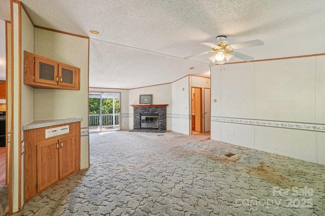 17 St Bernard Lane, Candler, NC 28715