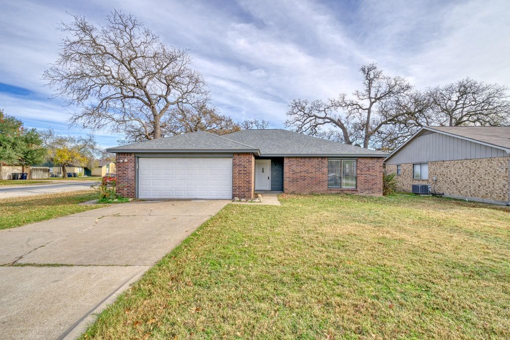 1308 Hardwood Lane, College Station, TX 77840