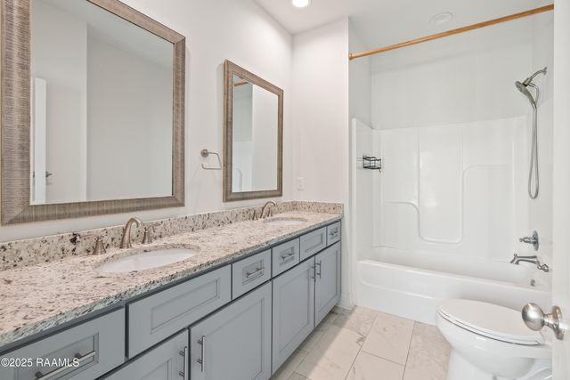 108 Harvey Cay Lane, Youngsville, LA 70592