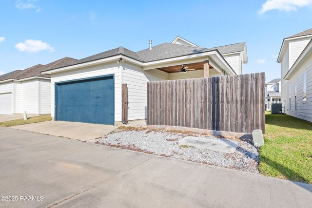 108 Harvey Cay Lane, Youngsville, LA 70592