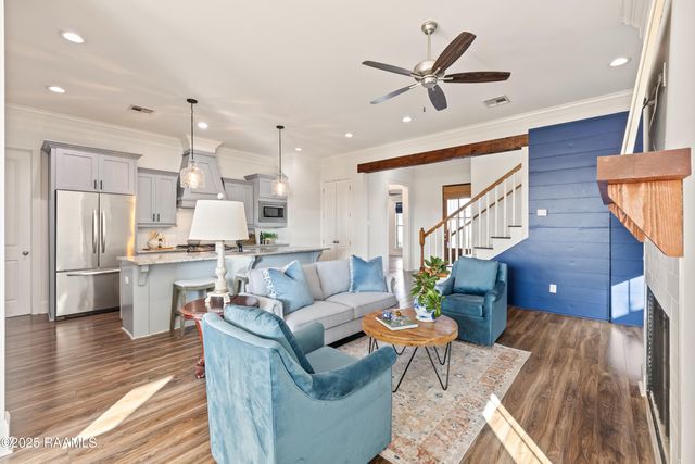 108 Harvey Cay Lane, Youngsville, LA 70592