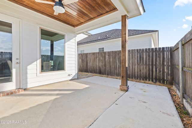 108 Harvey Cay Lane, Youngsville, LA 70592