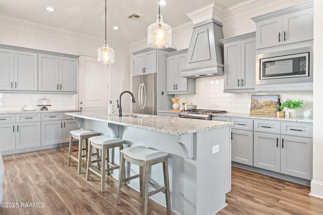 108 Harvey Cay Lane, Youngsville, LA 70592