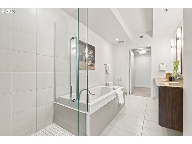 1310 Nw NAITO Pkwy 307A, Portland, OR 97209