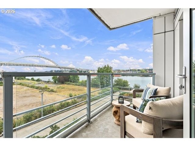 1310 Nw NAITO Pkwy 307A, Portland, OR 97209