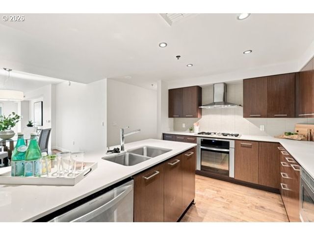 1310 Nw NAITO Pkwy 307A, Portland, OR 97209