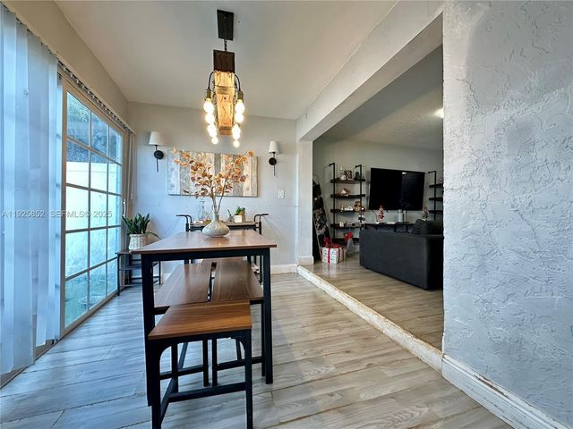 8091 NW 12th St A, Margate, FL 33063