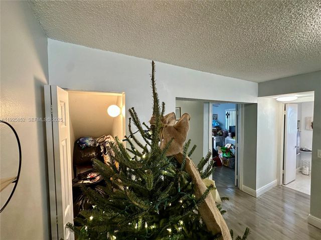 8091 NW 12th St A, Margate, FL 33063