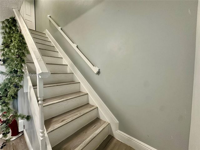 8091 NW 12th St A, Margate, FL 33063