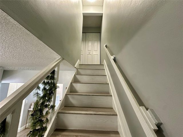 8091 NW 12th St A, Margate, FL 33063