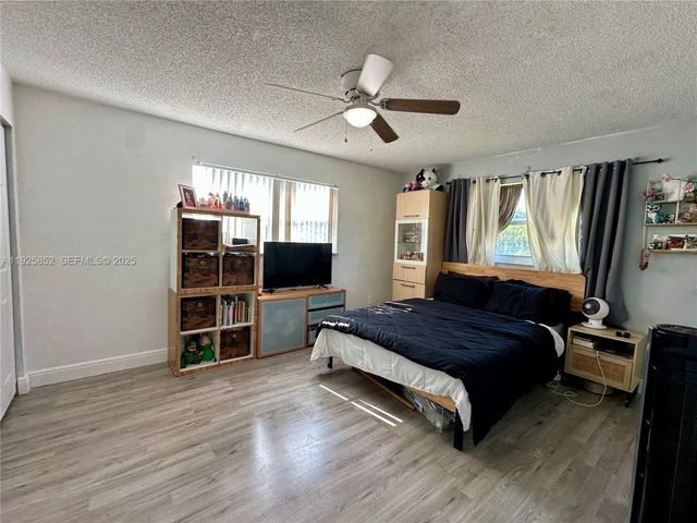 8091 NW 12th St A, Margate, FL 33063