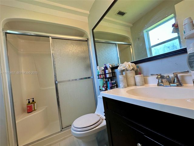 8091 NW 12th St A, Margate, FL 33063