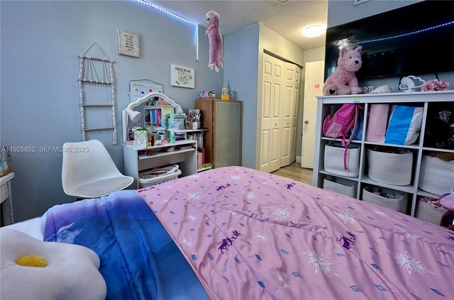 8091 NW 12th St A, Margate, FL 33063