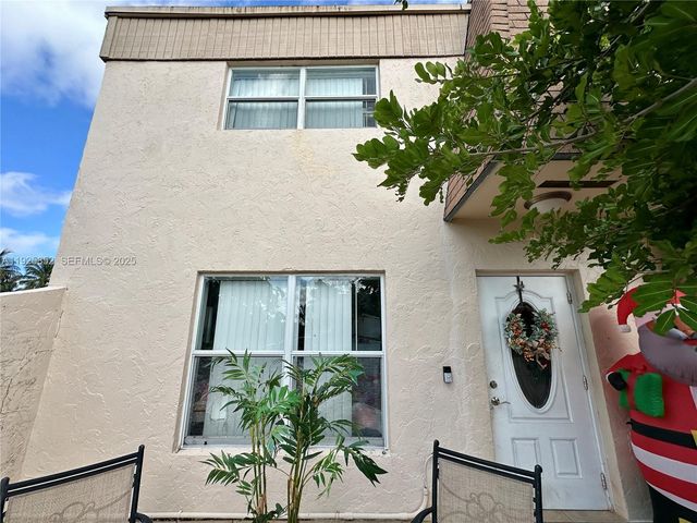 8091 NW 12th St A, Margate, FL 33063