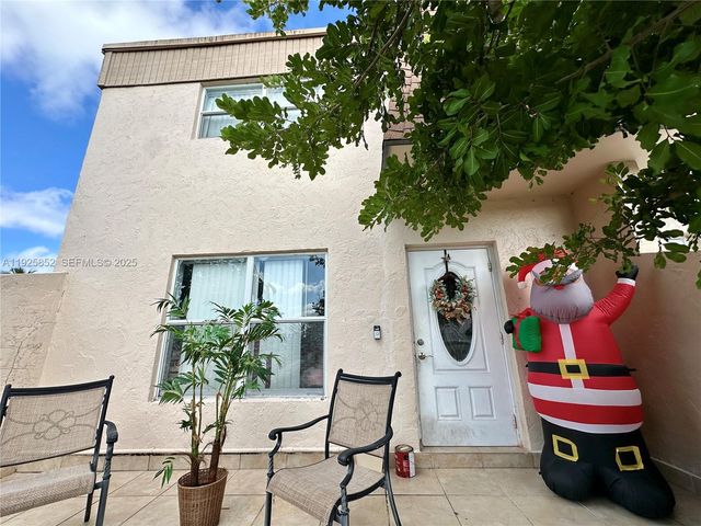 8091 NW 12th St A, Margate, FL 33063