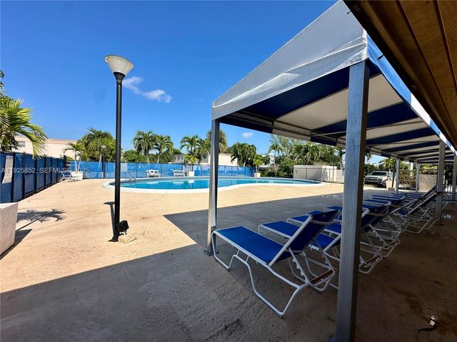 8091 NW 12th St A, Margate, FL 33063