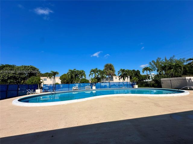 8091 NW 12th St A, Margate, FL 33063