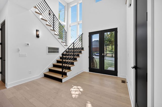 515 31st Ave, N, Nashville, TN 37209