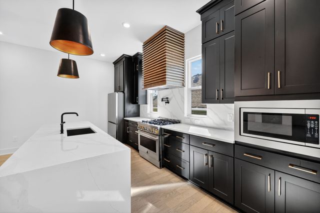 515 31st Ave, N, Nashville, TN 37209