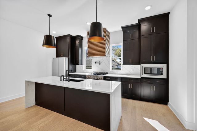 515 31st Ave, N, Nashville, TN 37209