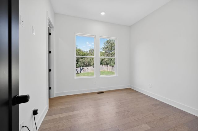 515 31st Ave, N, Nashville, TN 37209