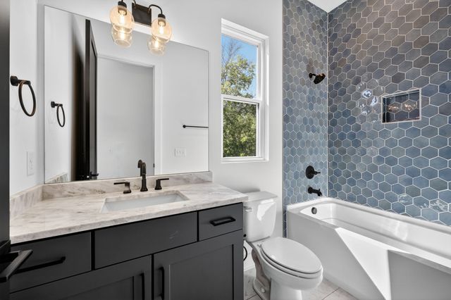 515 31st Ave, N, Nashville, TN 37209