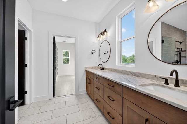 515 31st Ave, N, Nashville, TN 37209