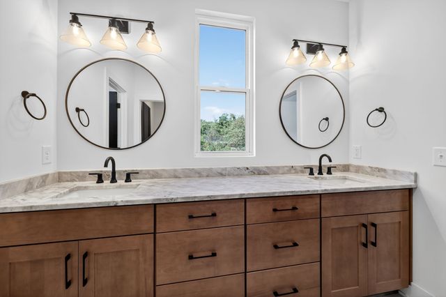 515 31st Ave, N, Nashville, TN 37209