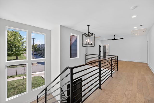 515 31st Ave, N, Nashville, TN 37209