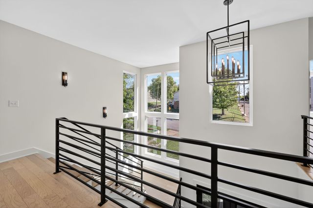 515 31st Ave, N, Nashville, TN 37209