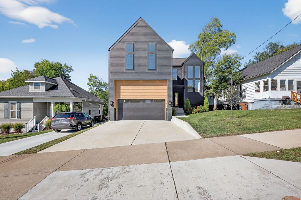 515 31st Ave, N, Nashville, TN 37209