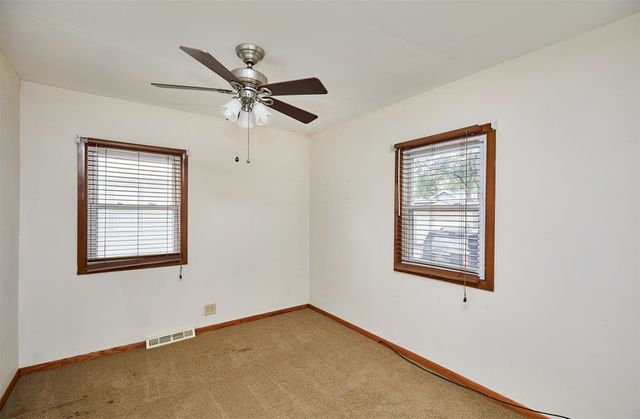 3502 Wright Street, Des Moines, IA 50316