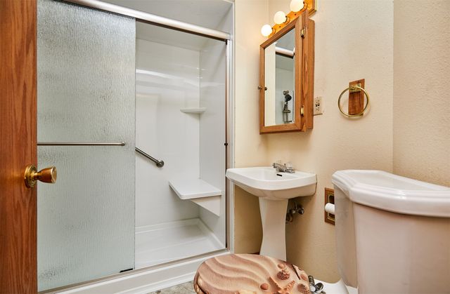 3502 Wright Street, Des Moines, IA 50316