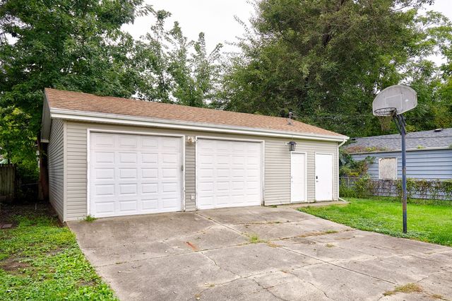 3502 Wright Street, Des Moines, IA 50316