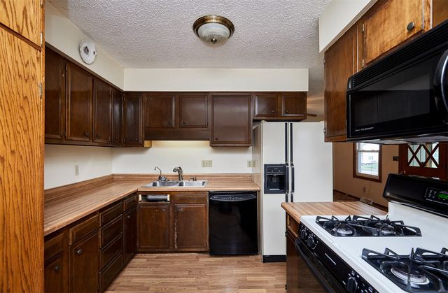 3502 Wright Street, Des Moines, IA 50316