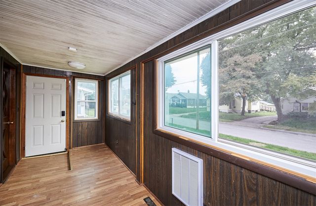 3502 Wright Street, Des Moines, IA 50316