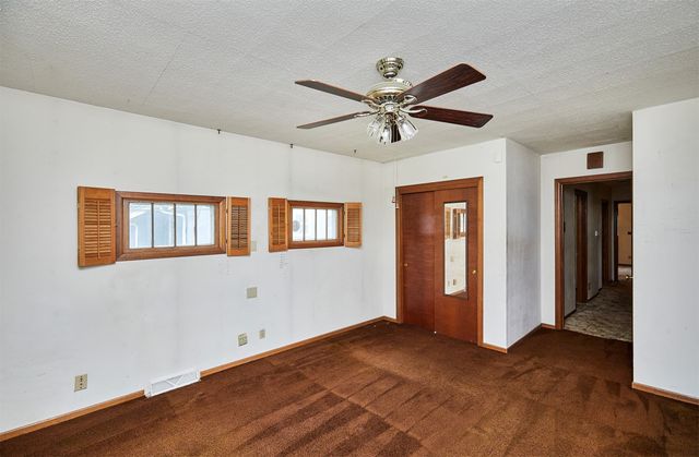 3502 Wright Street, Des Moines, IA 50316