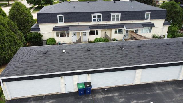 2005 Chateau COURT, Grafton, WI 53024