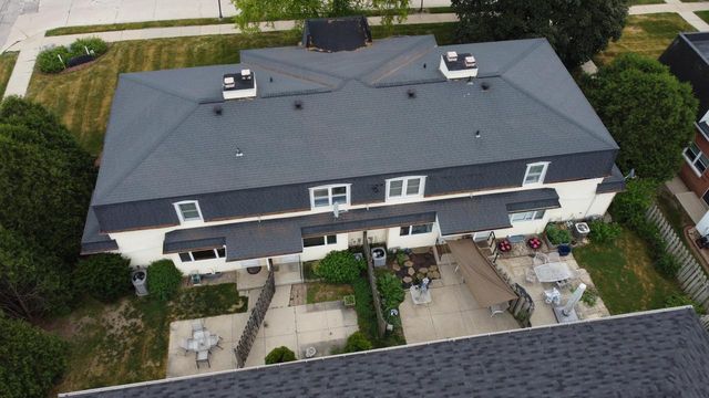 2005 Chateau COURT, Grafton, WI 53024