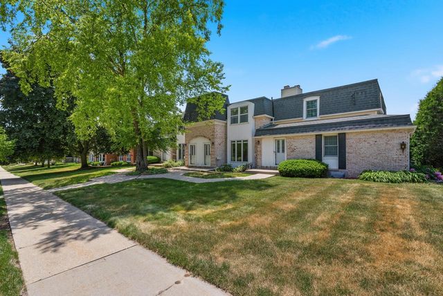 2005 Chateau COURT, Grafton, WI 53024