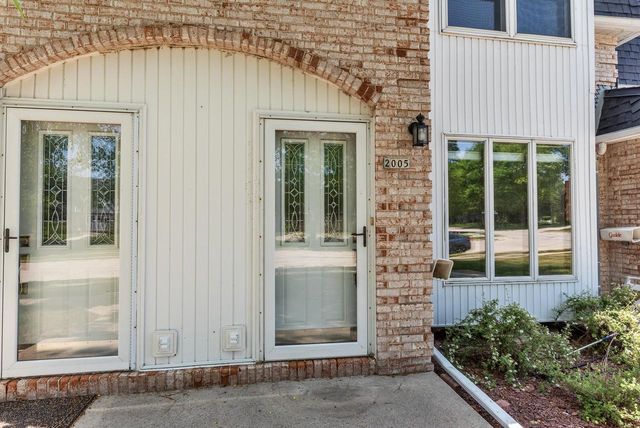 2005 Chateau COURT, Grafton, WI 53024