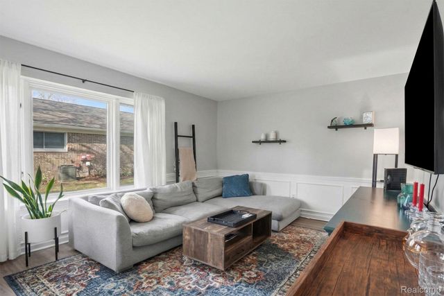 2717 Winthrop Court, Ann Arbor, MI 48104